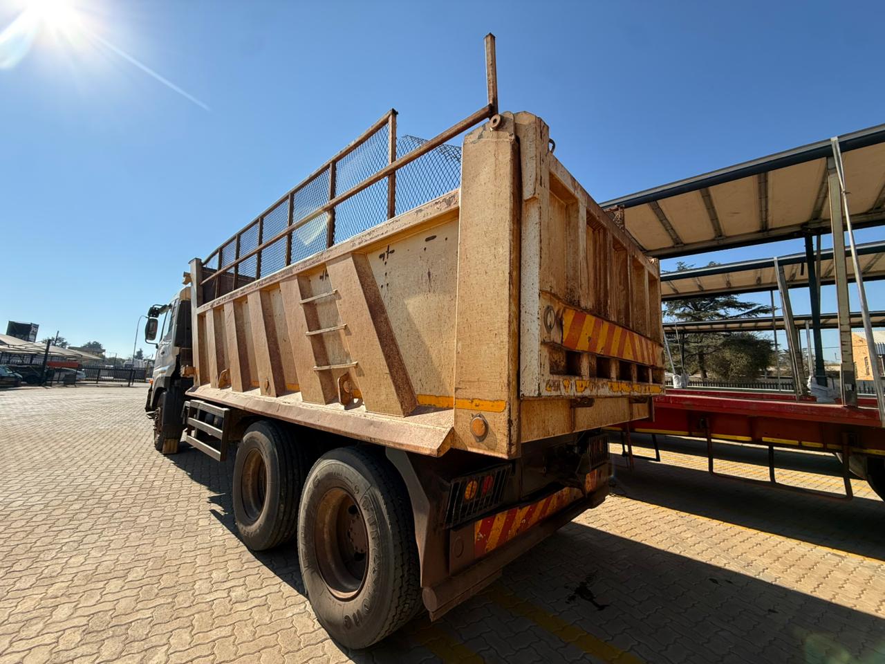 2018 UD QUON CW26-370 TIPPER TRUCK (IS995)