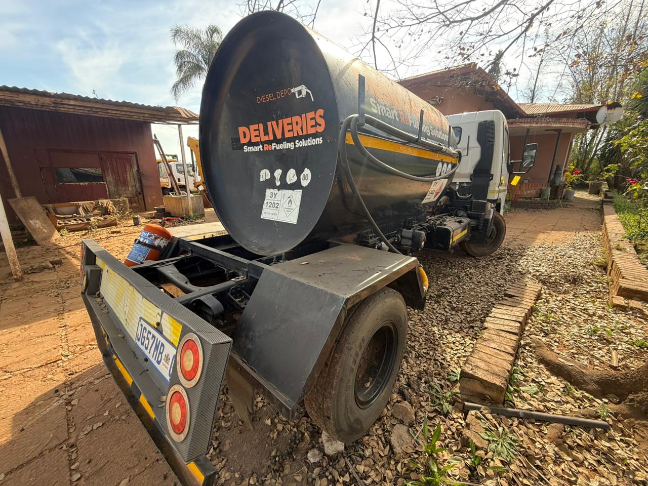 2008 FUSO CANTER FE7-136 AND DIESEL TANK TRUCK (PCS929)