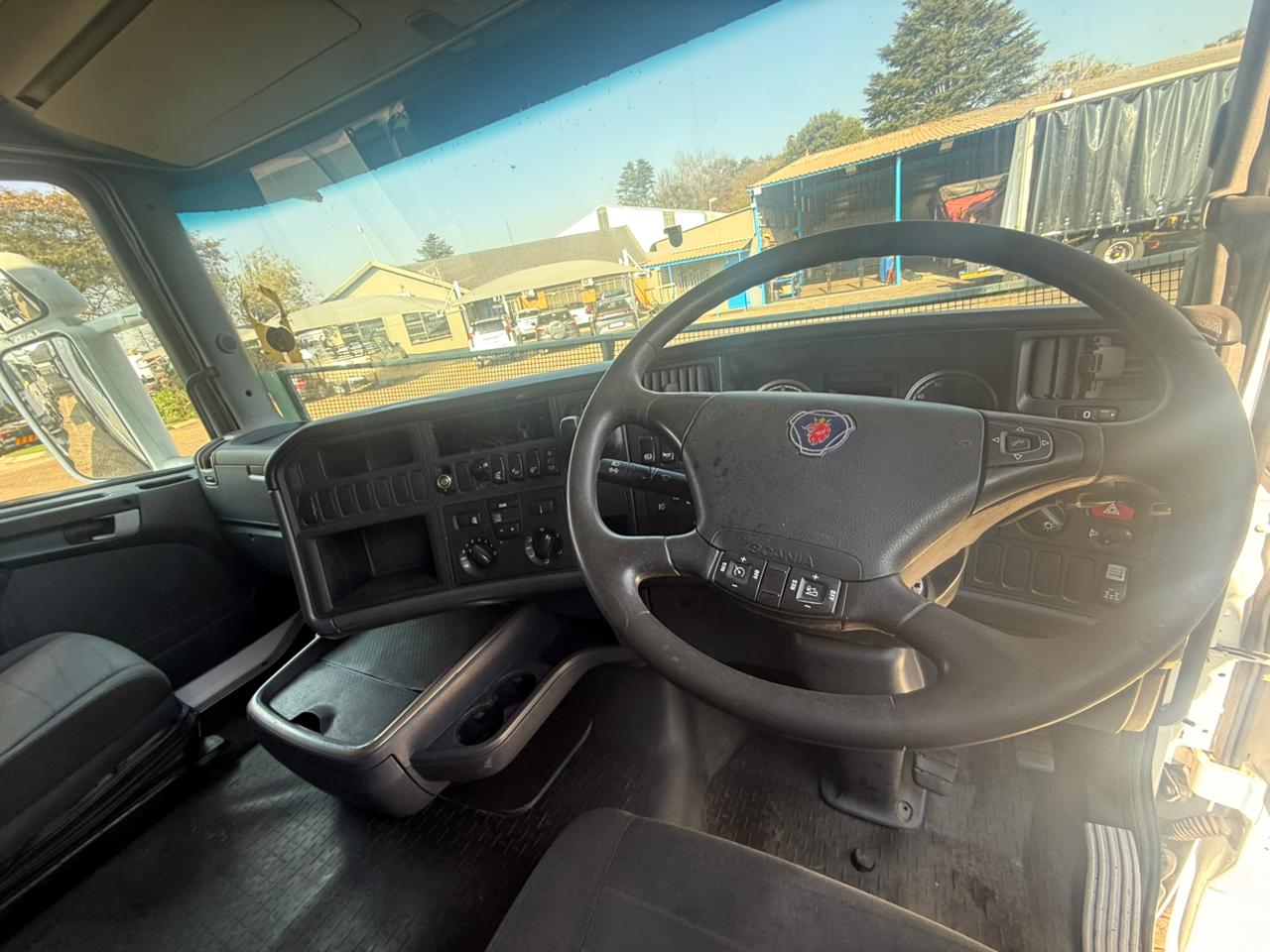 2015 SCANIA R460 TRUCK TRACTOR (SN5017)