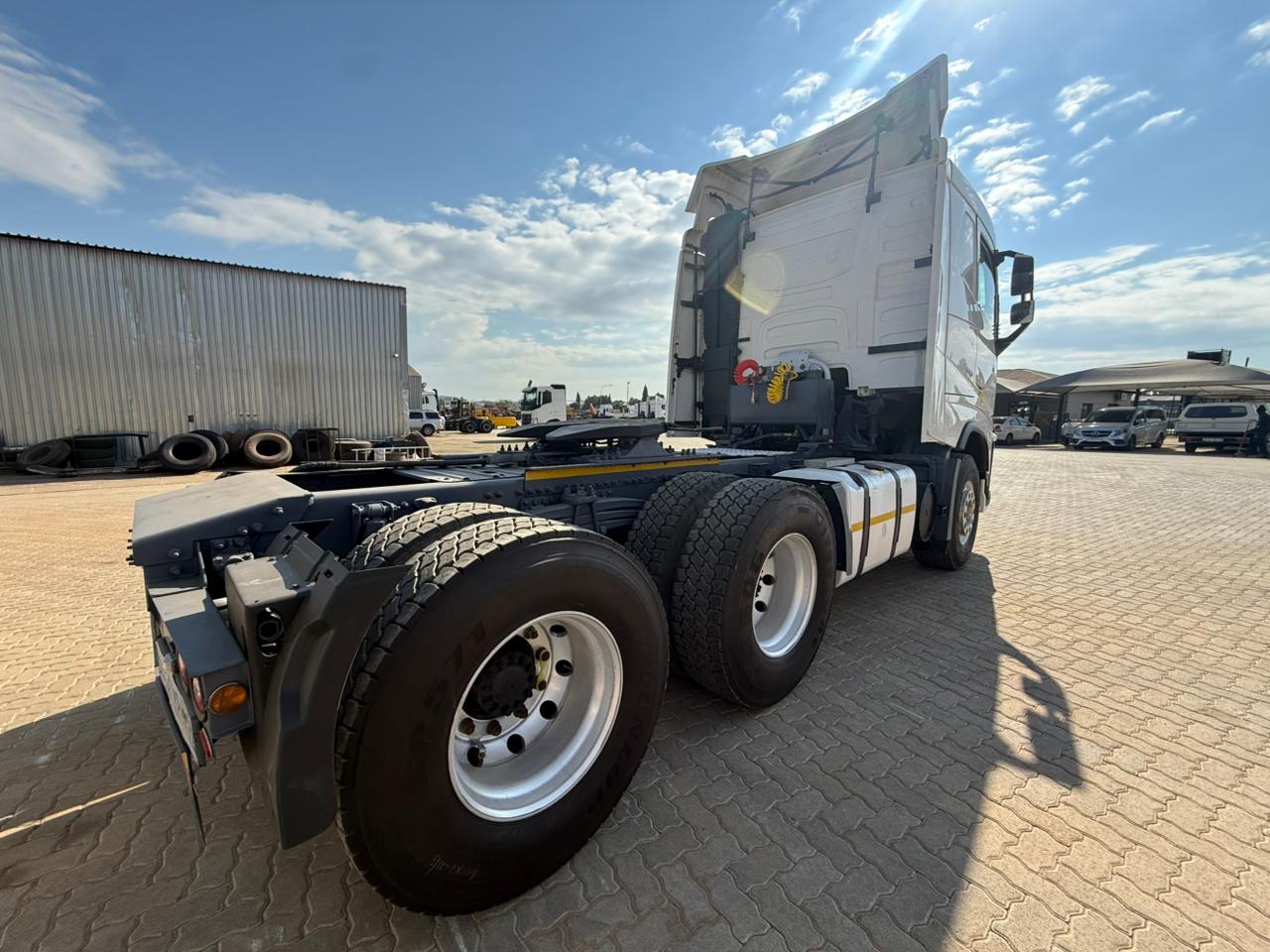 2023 VOLVO FH440 TRUCK TRACTOR (IS982)