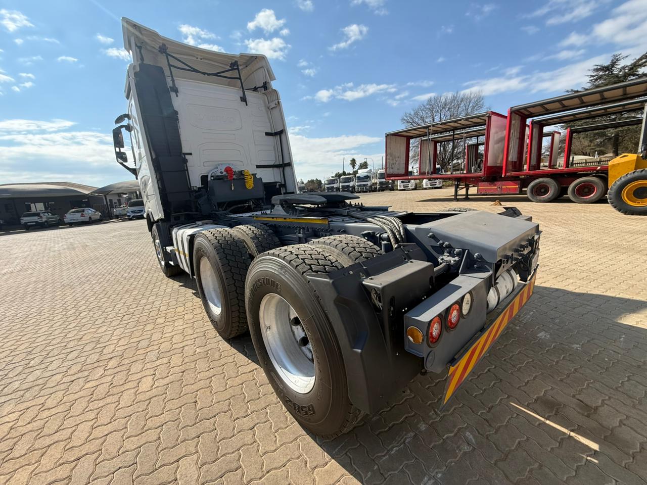 2023 VOLVO FH440 TRUCK TRACTOR (IS982)