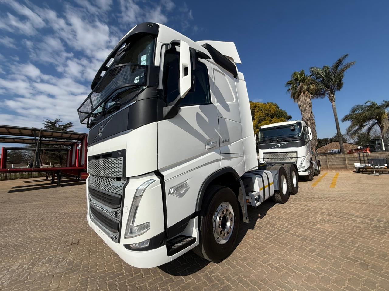 2023 VOLVO FH440 TRUCK TRACTOR (IS982)
