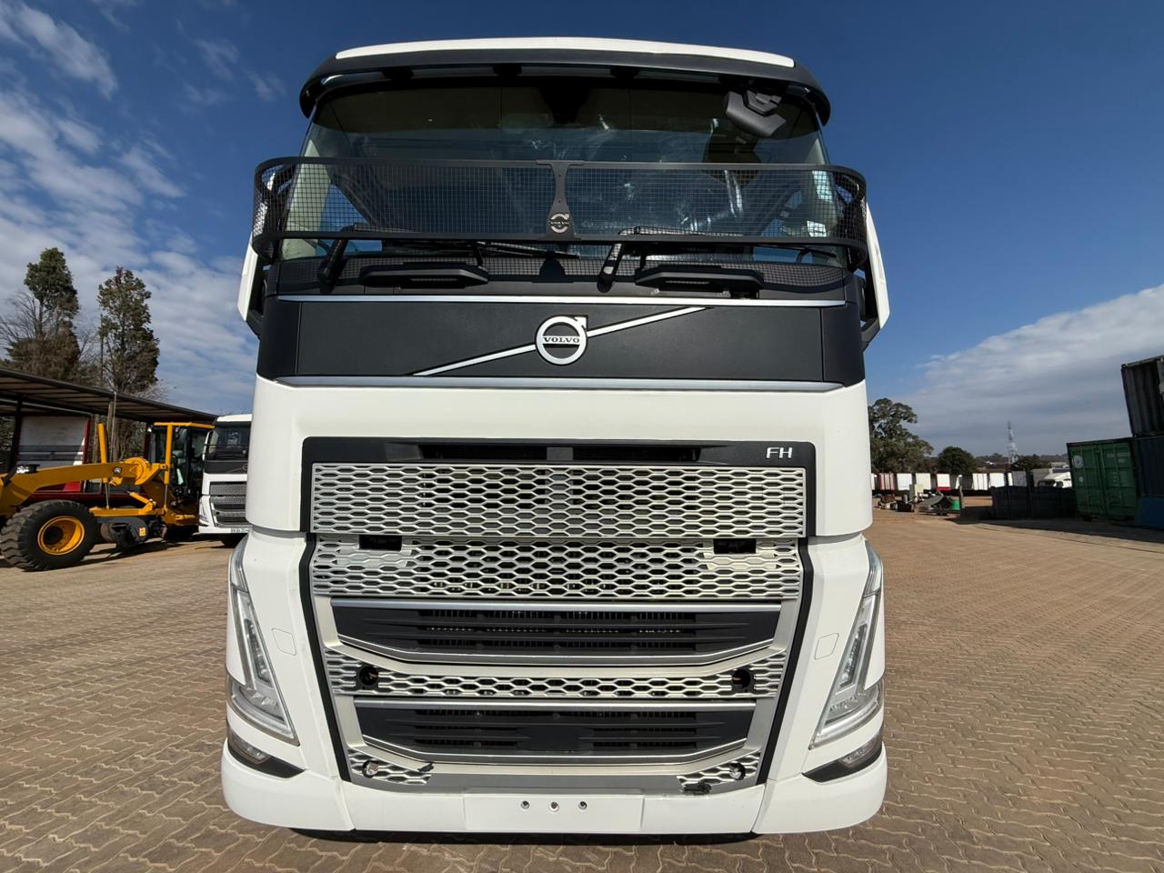 2023 VOLVO FH440 TRUCK TRACTOR (IS982)