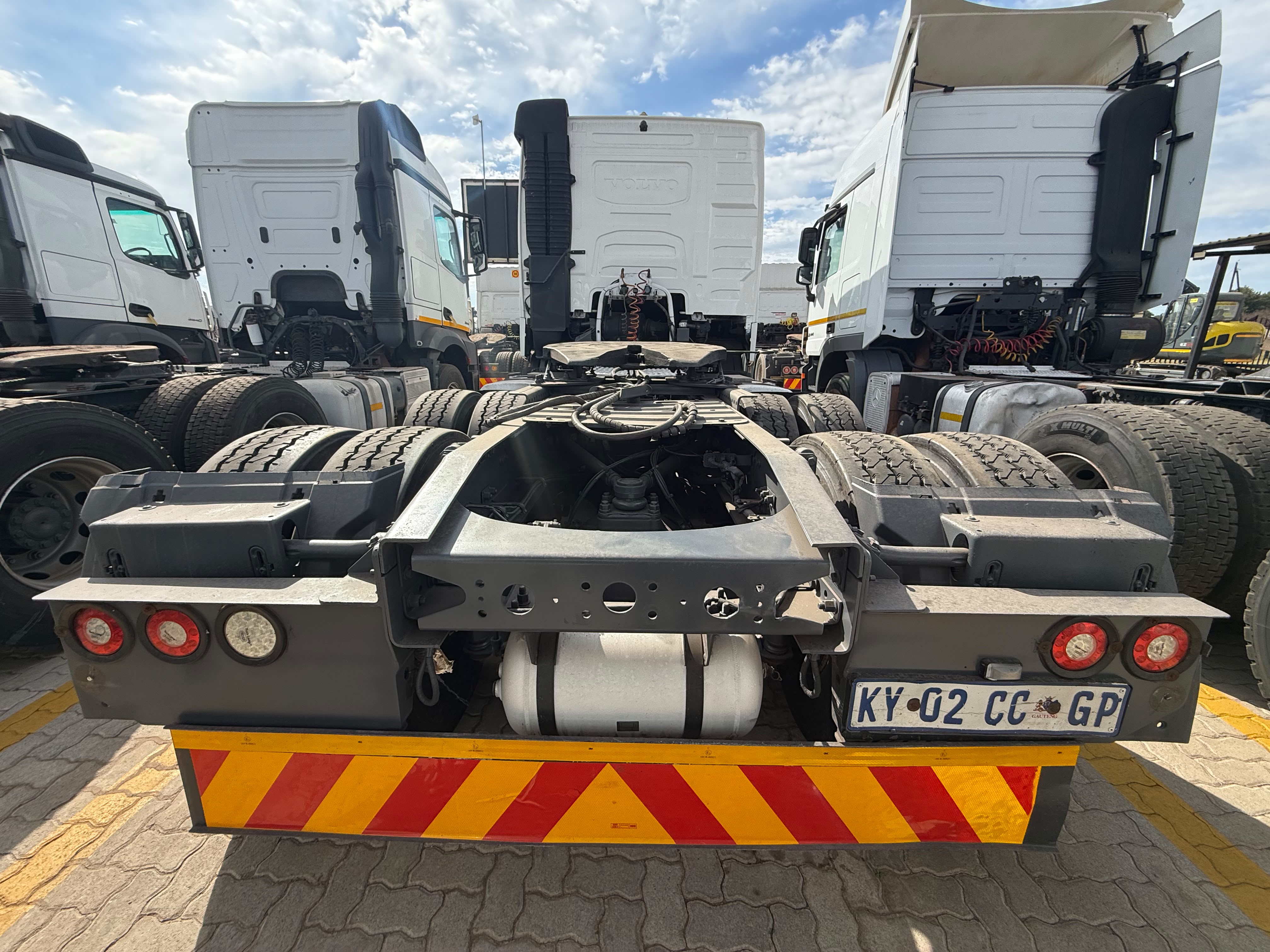 2023 VOLVO FH440 TRUCK TRACTOR (L96)