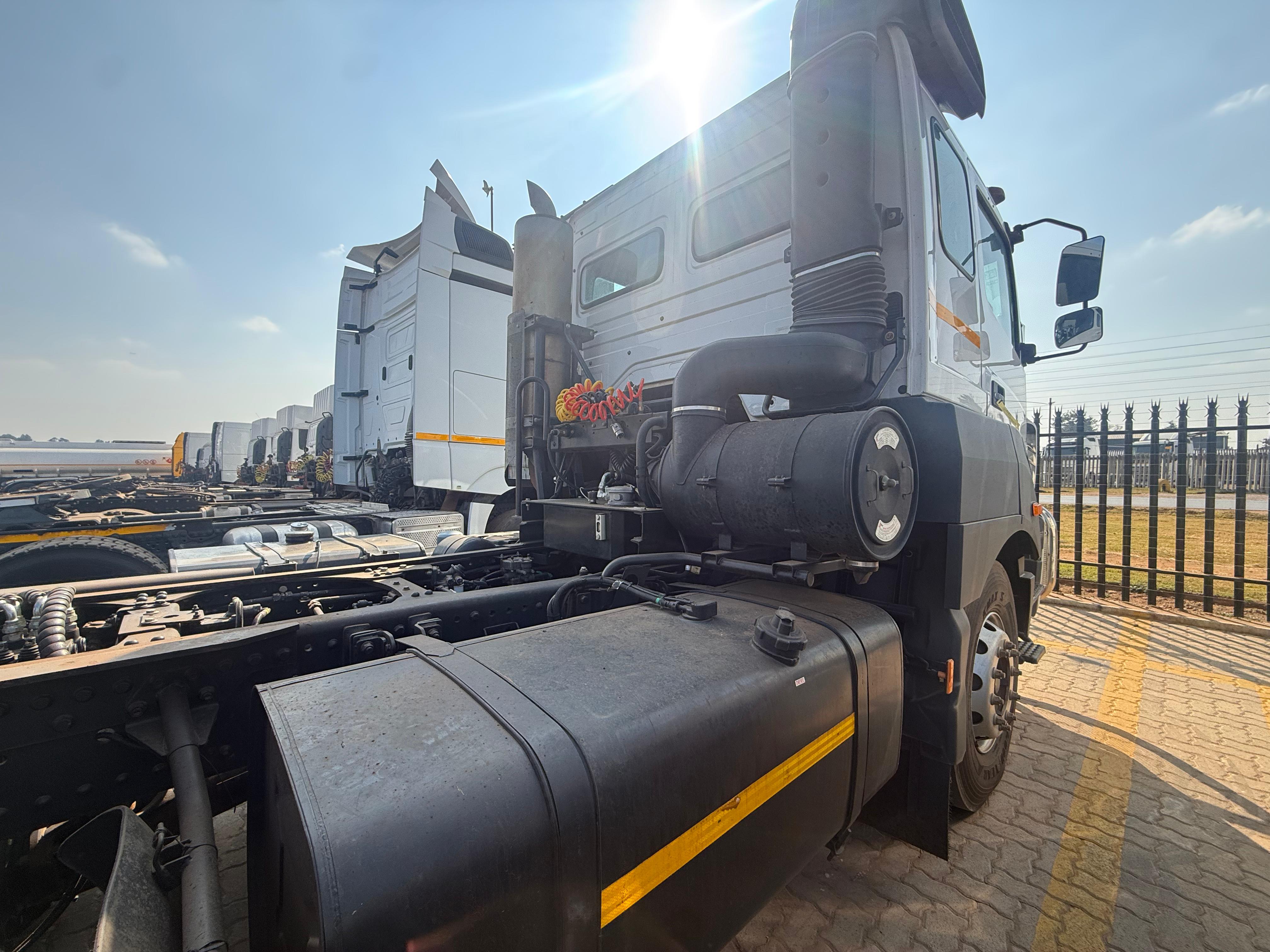 2023 FUSO TV 33-400 TRUCK TRACTOR (CS2206)