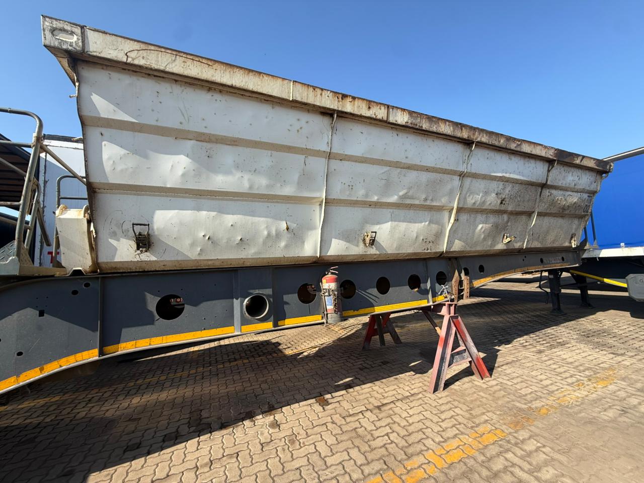 2014 AFRIT LINK SIDE TIPPER TRAILER (CB77)