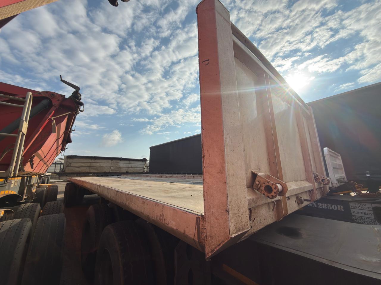 2004 SA TRUCK BODIES SUPER LINK FLAT DECK TRAILER (CS265)