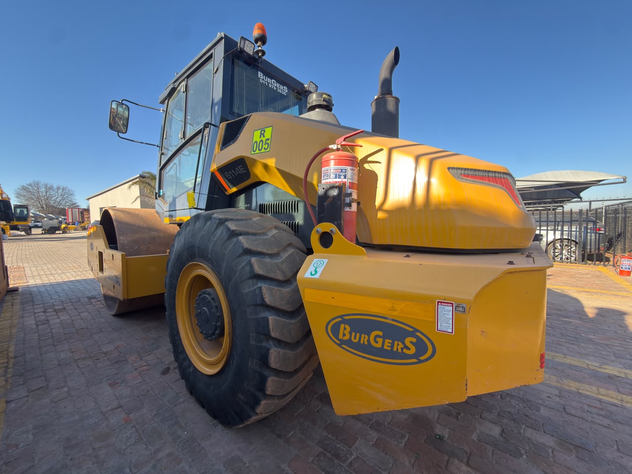 2024 LIUGONG 6114E SMOOTH DRUM ROLLER WITH PADFOOT SHELL (PCS633)
