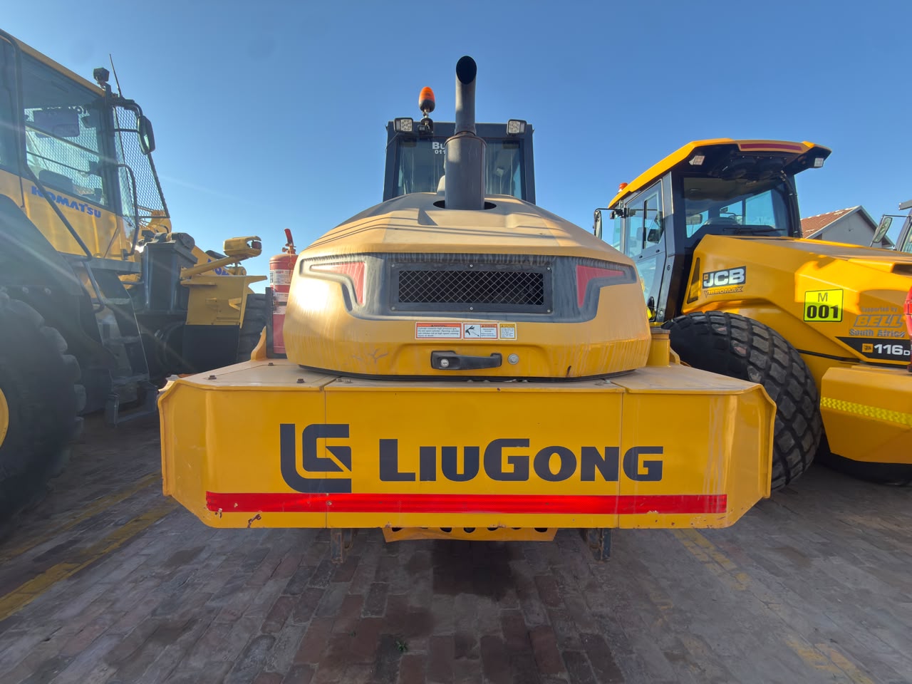 2024 LIUGONG 6114E SMOOTH DRUM ROLLER WITH PADFOOT SHELL (PCS633)