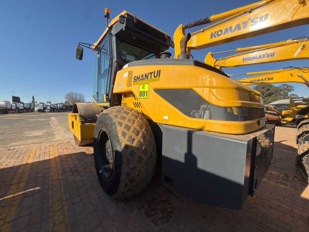 2024 SHANTUI SR12B6 SMOOTH DRUM ROLLER PCS634