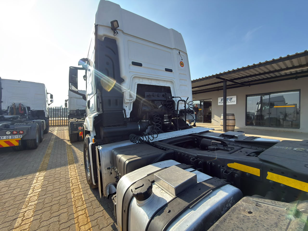 2022 MAN 27.480 TRUCK TRACTOR (IS1013)