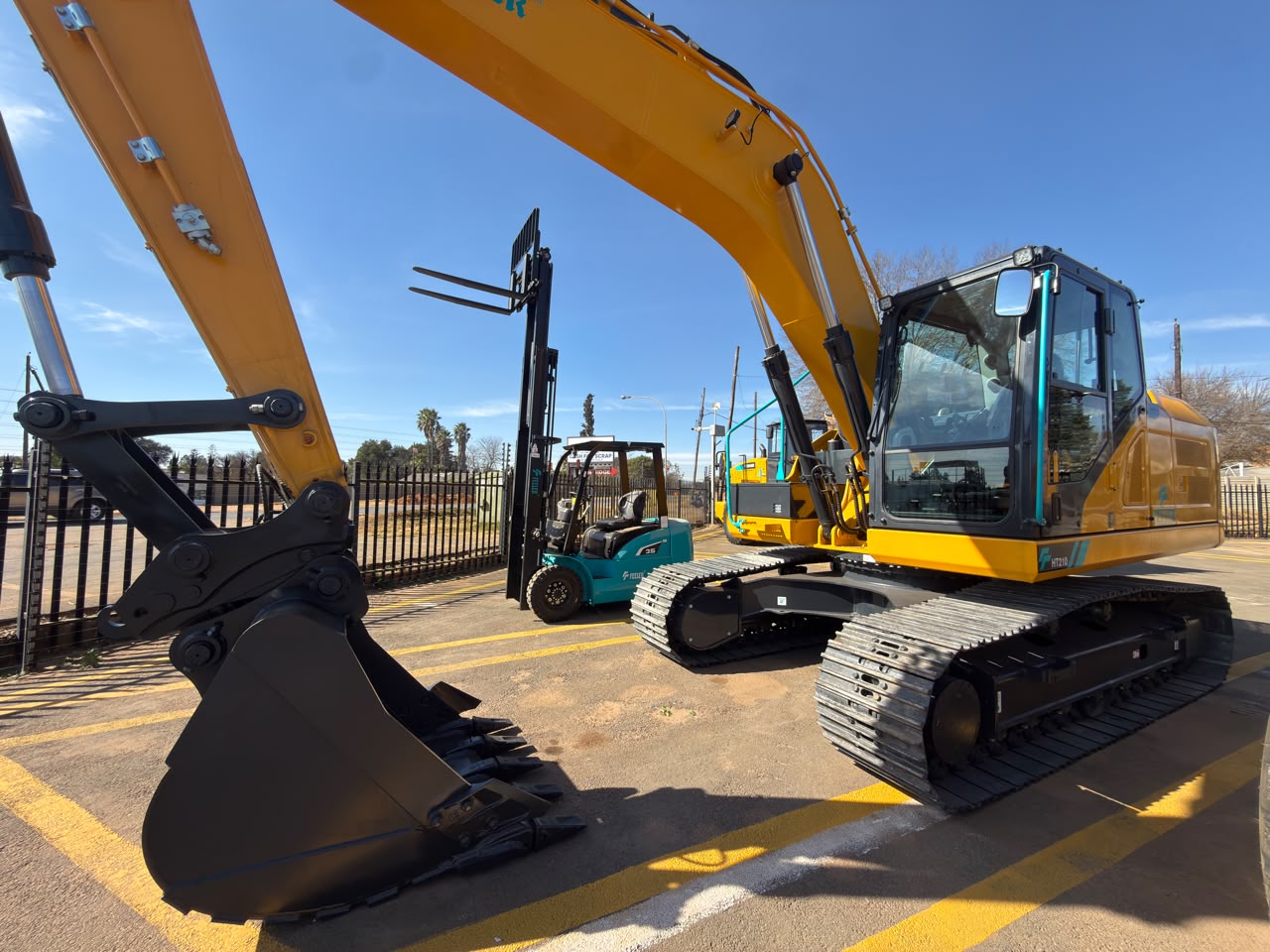 NEW FEELER HT210 920F CRAWLER EXCAVATOR (F0028)