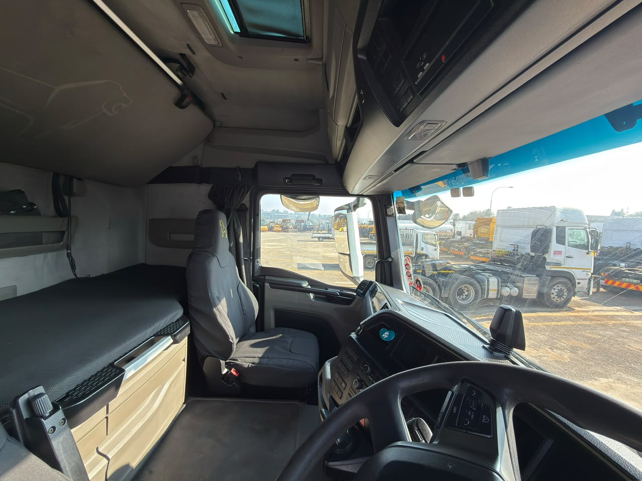 2022 MAN 27.480 TRUCK TRACTOR (IS1011)