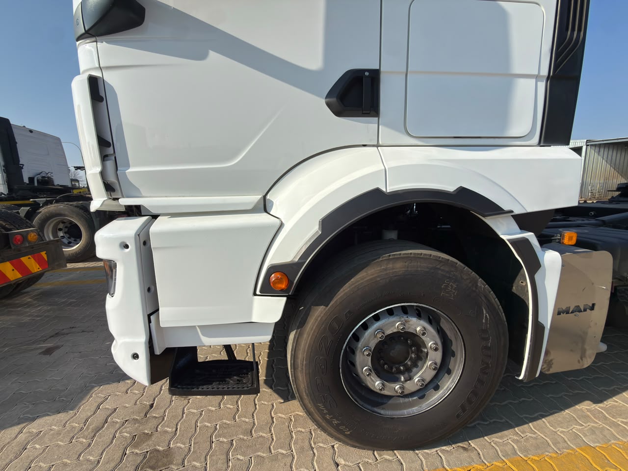 2022 MAN 27.480 TRUCK TRACTOR (IS1011)