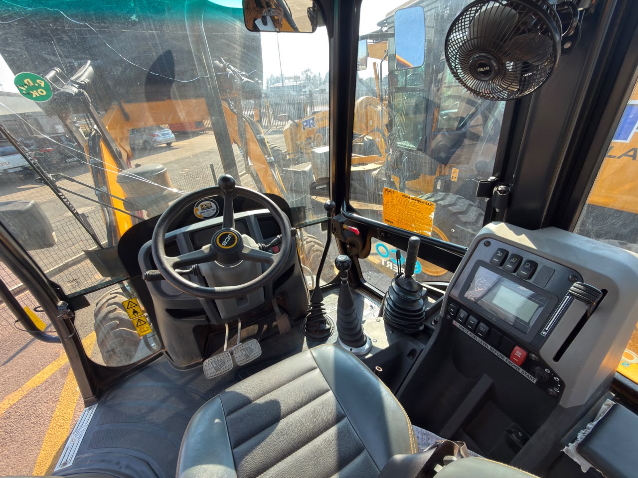 2023 JCB 4WD BACKHOE LOADER TLB (A1380)