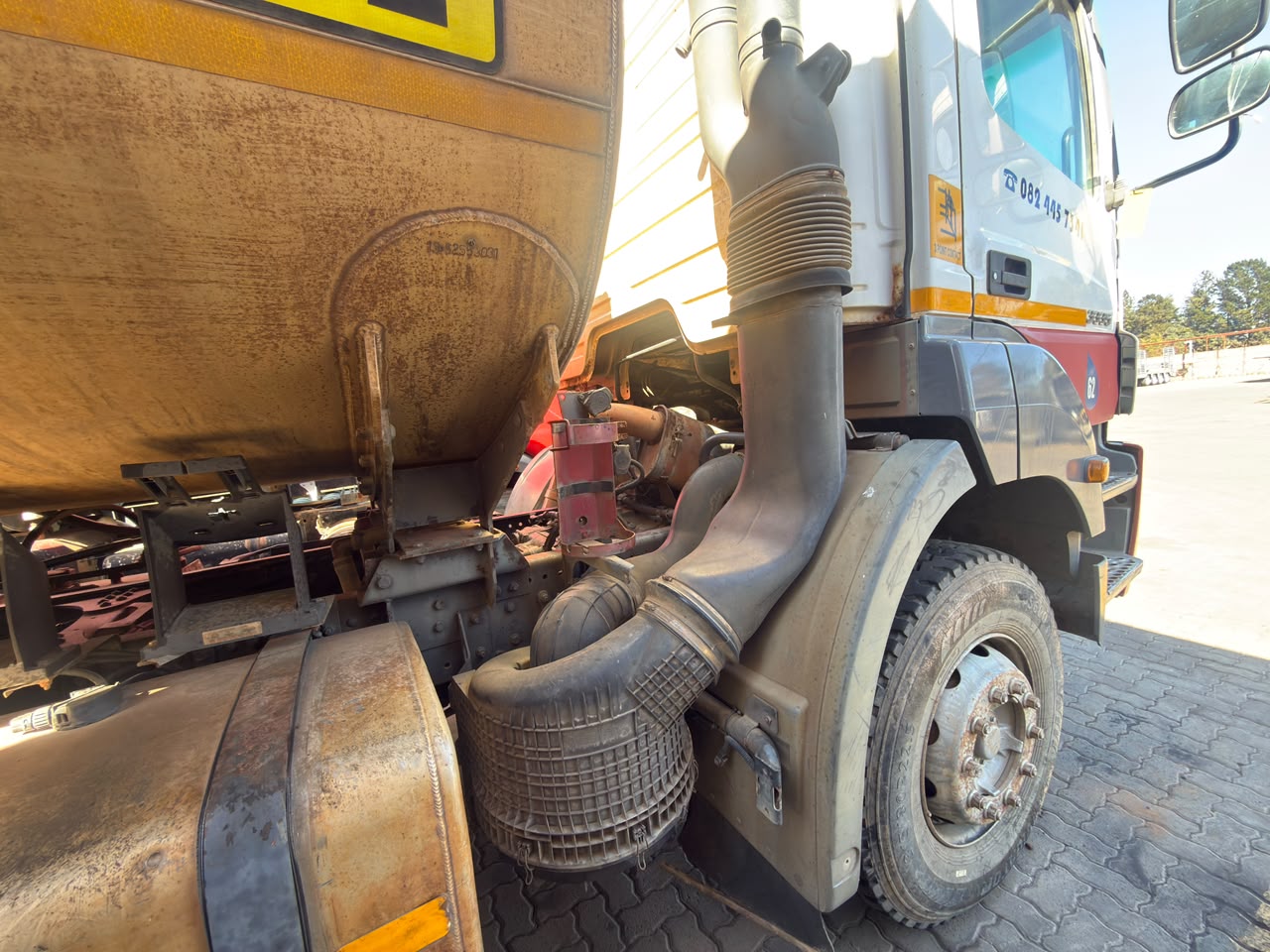 2008 MERCEDES BENZ 3335 WATERBOWSER TRUCK (SN5874)