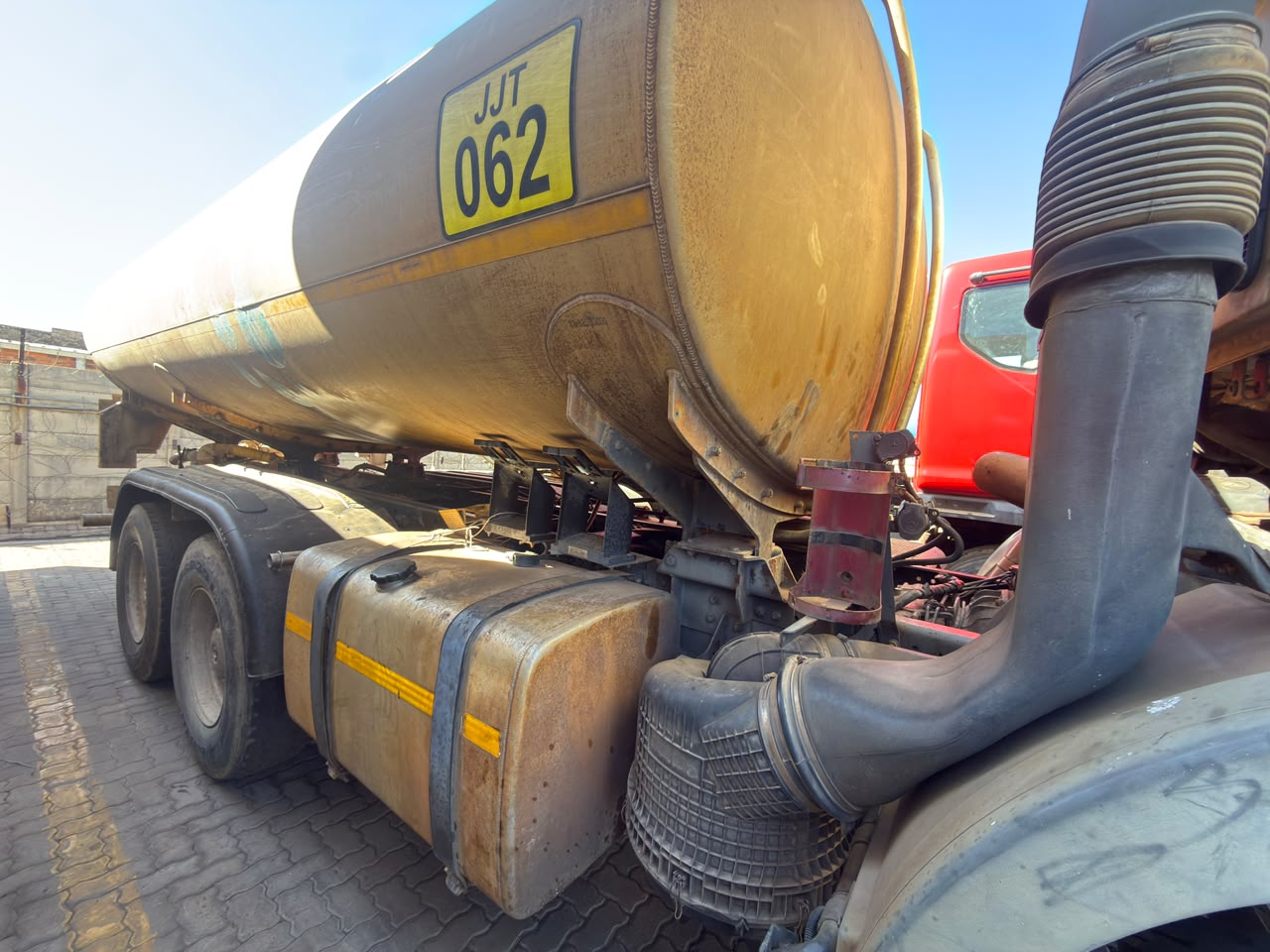 2008 MERCEDES BENZ 3335 WATERBOWSER TRUCK (SN5874)