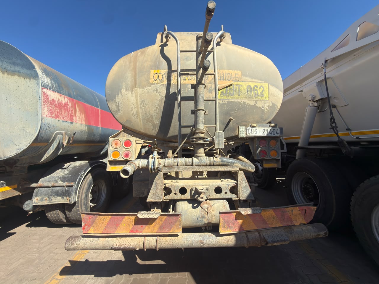 2008 MERCEDES BENZ 3335 WATERBOWSER TRUCK (SN5874)