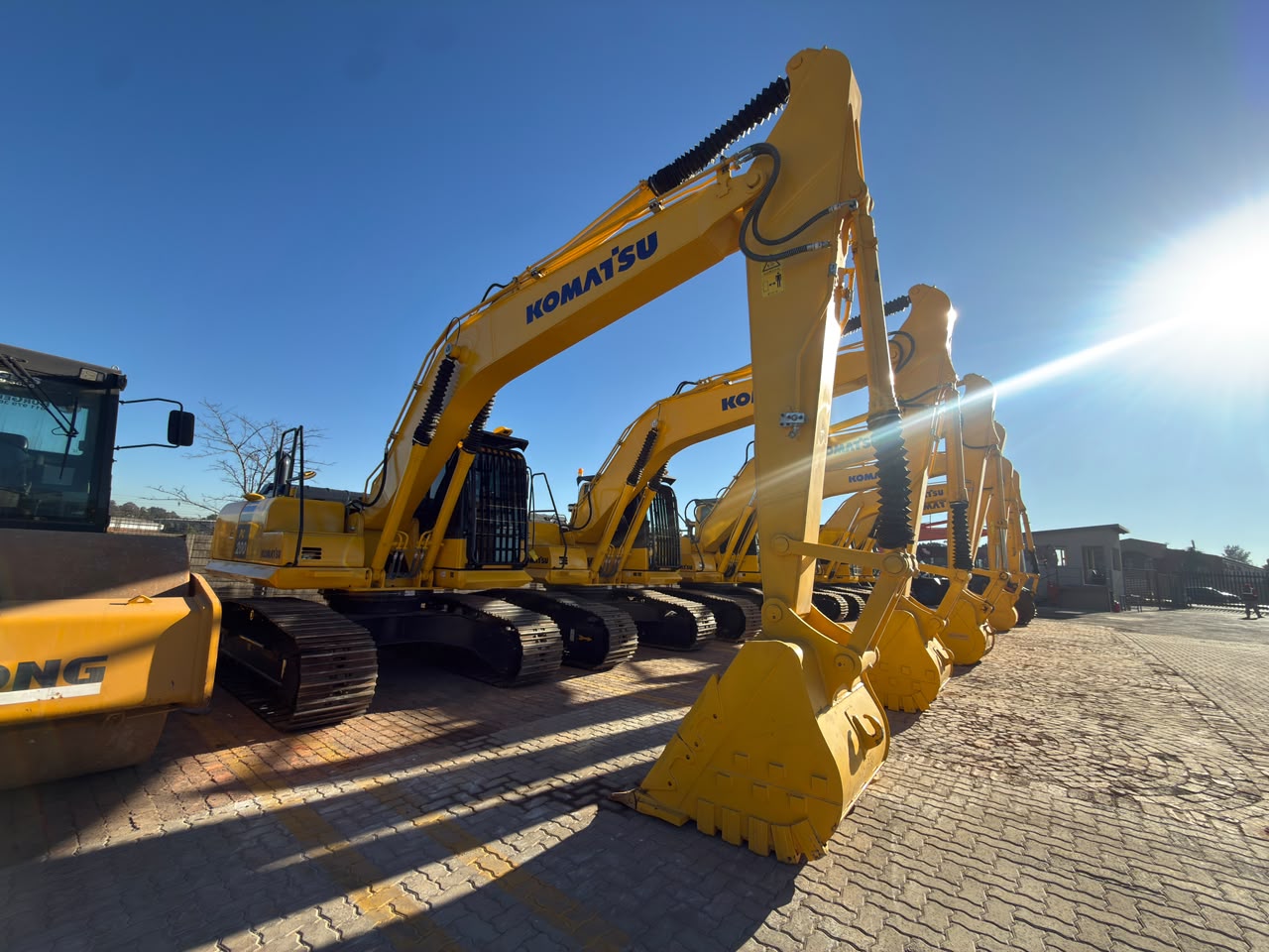 2023 KOMATSU PC200-8 EXCAVATOR (A1367)