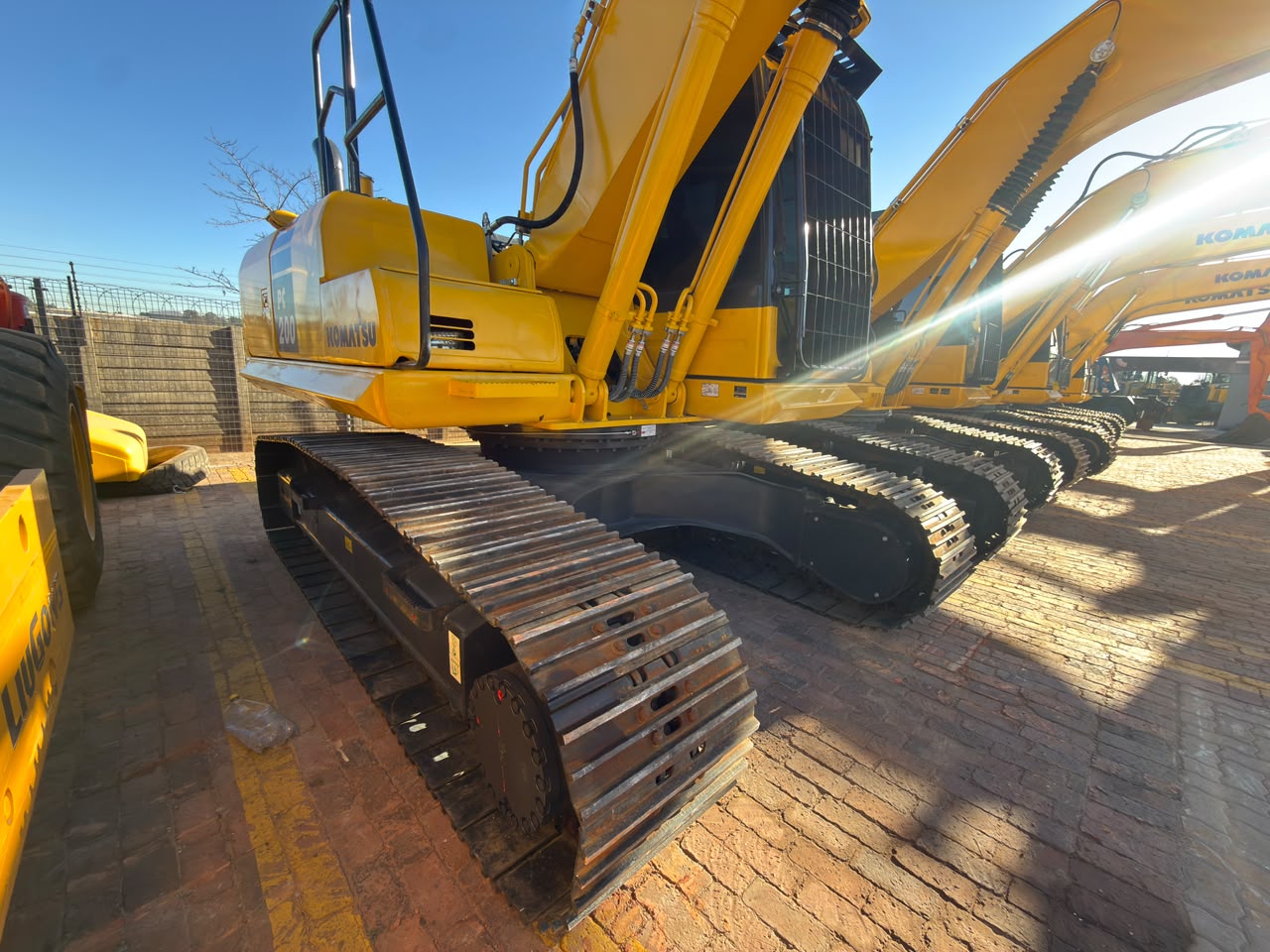 2023 KOMATSU PC200-8 EXCAVATOR (A1367)