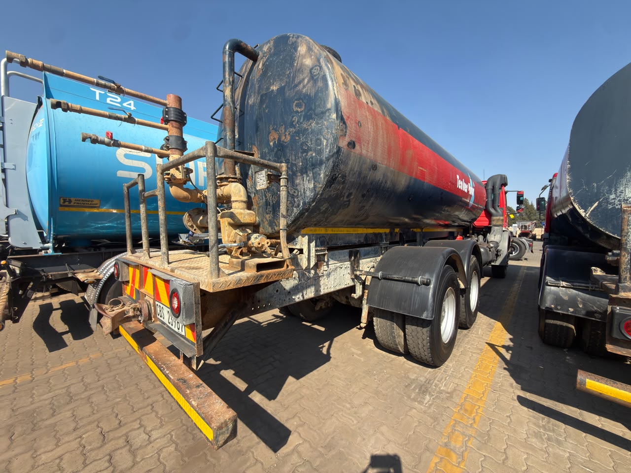 2006 MERCEDES BENZ 2628 AXOR WATERBOWSER (SN5875)