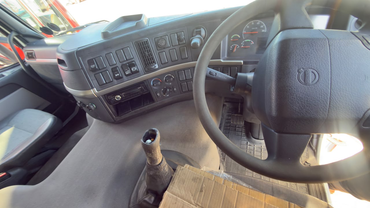 2005 VOLVO FM300 CATTLE BODY TRUCK (SN5873)