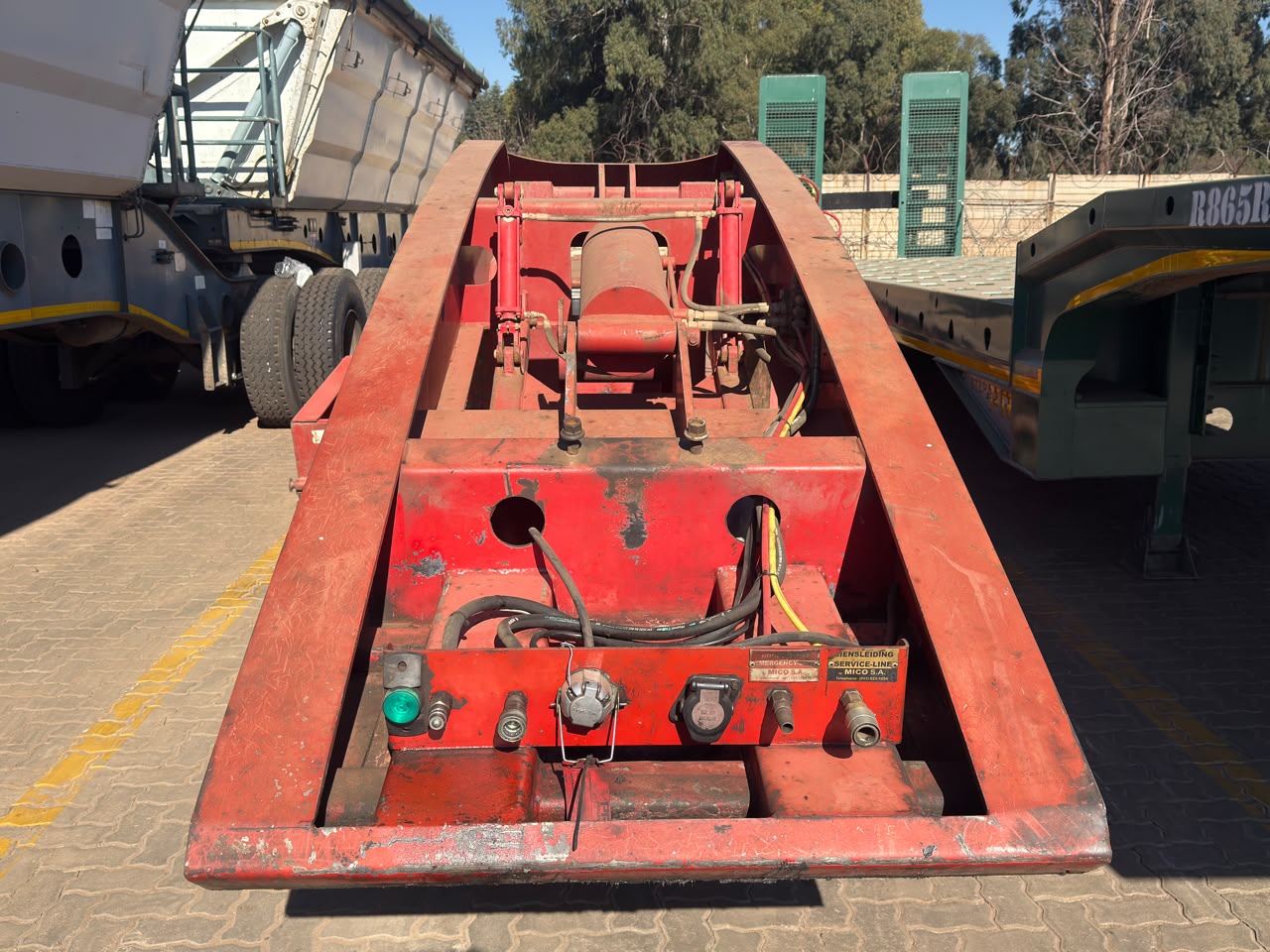 2025 PR TRAILERS TRIDEM STRAIGHT DECK DETACHABLE (SN5867)