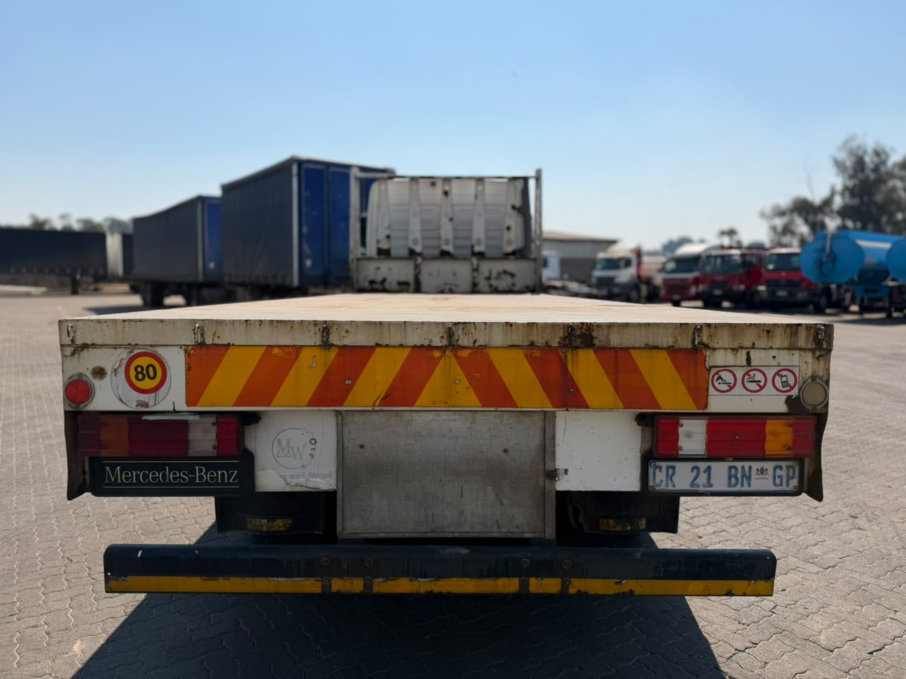 2013 MERCEDES BENZ AXOR 2628 FLAT DECK TRUCK (SN5881)