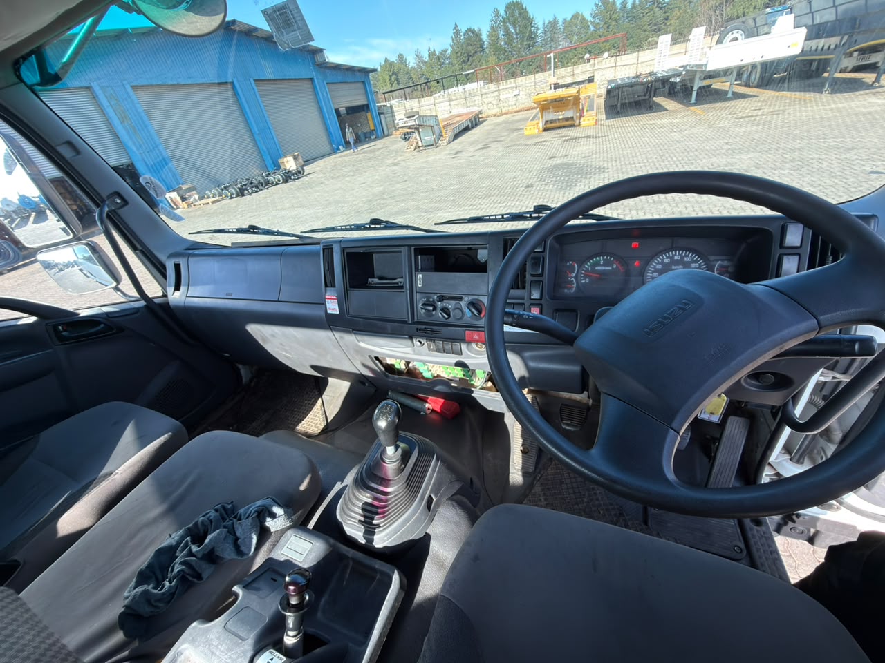 2023 ISUZU FTR850 CHASSIS CAB TRUCK (SN5879)