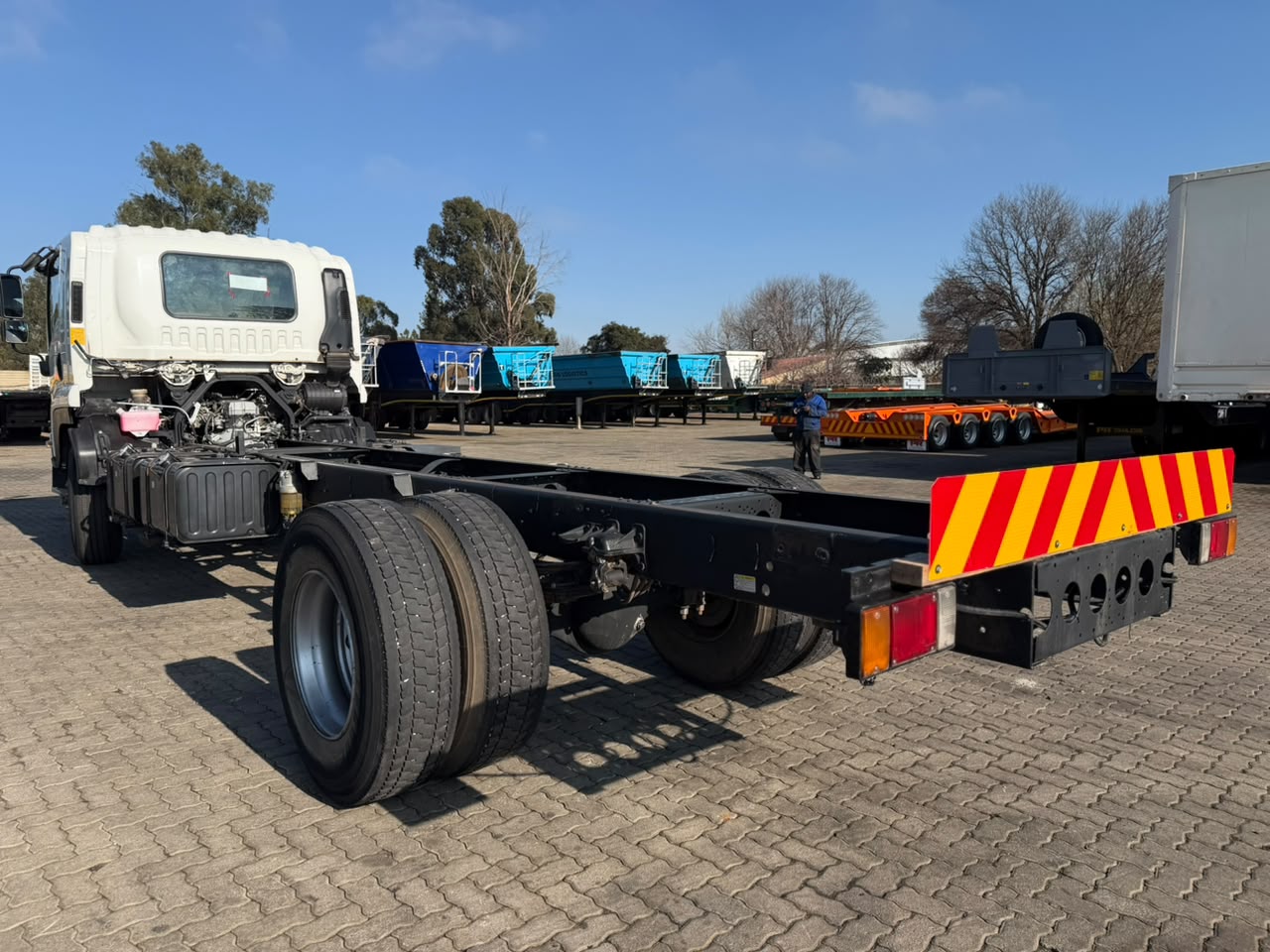 2023 ISUZU FTR850 CHASSIS CAB TRUCK (SN5879)