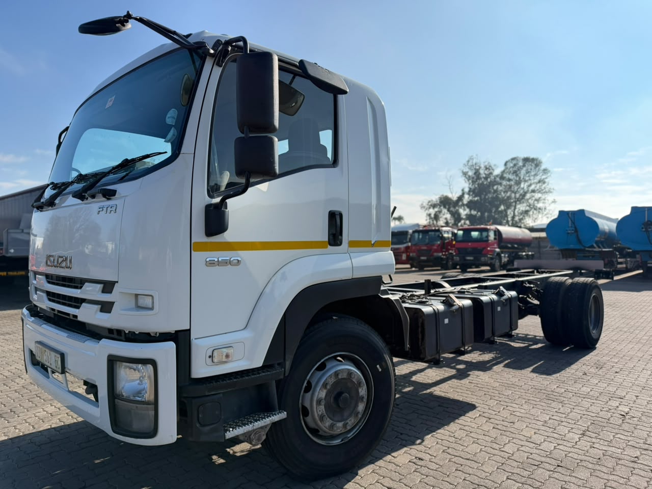 2023 ISUZU FTR850 CHASSIS CAB TRUCK (SN5879)