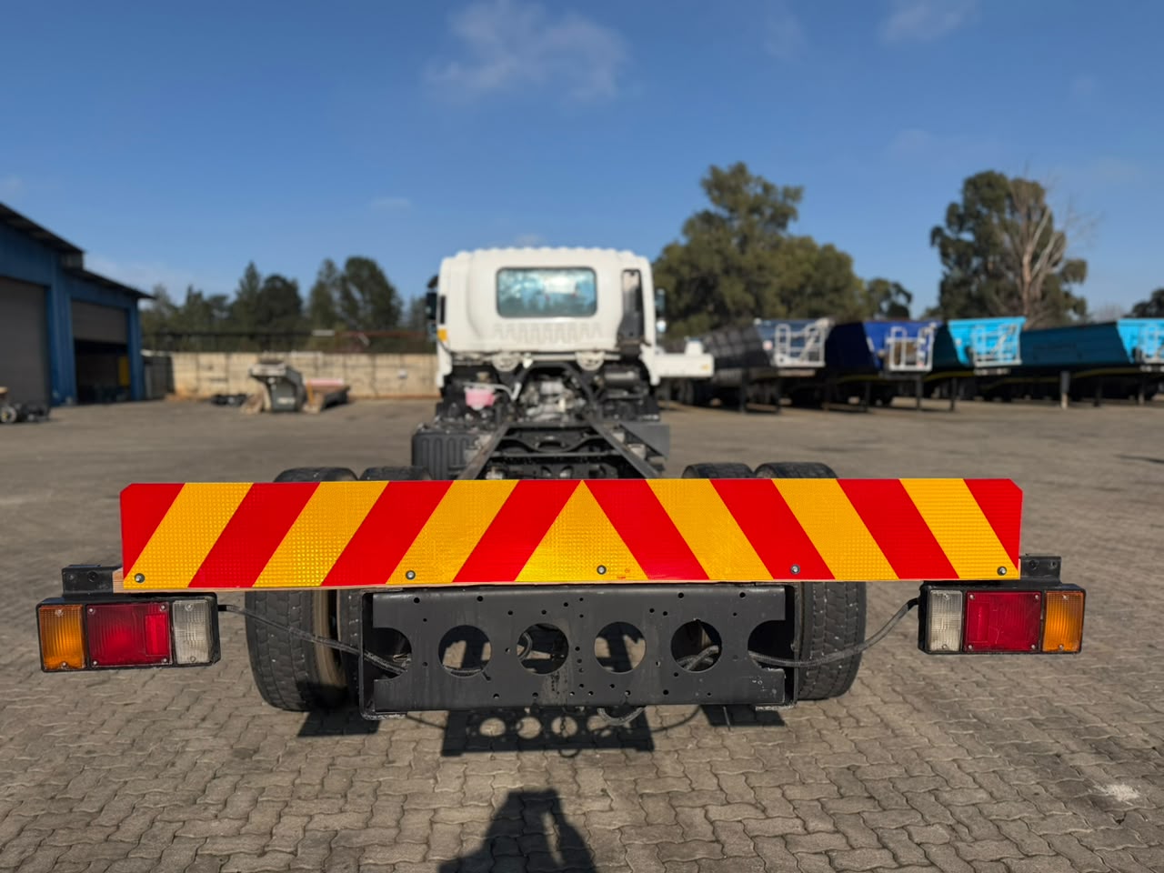 2023 ISUZU FTR850 CHASSIS CAB TRUCK (SN5879)