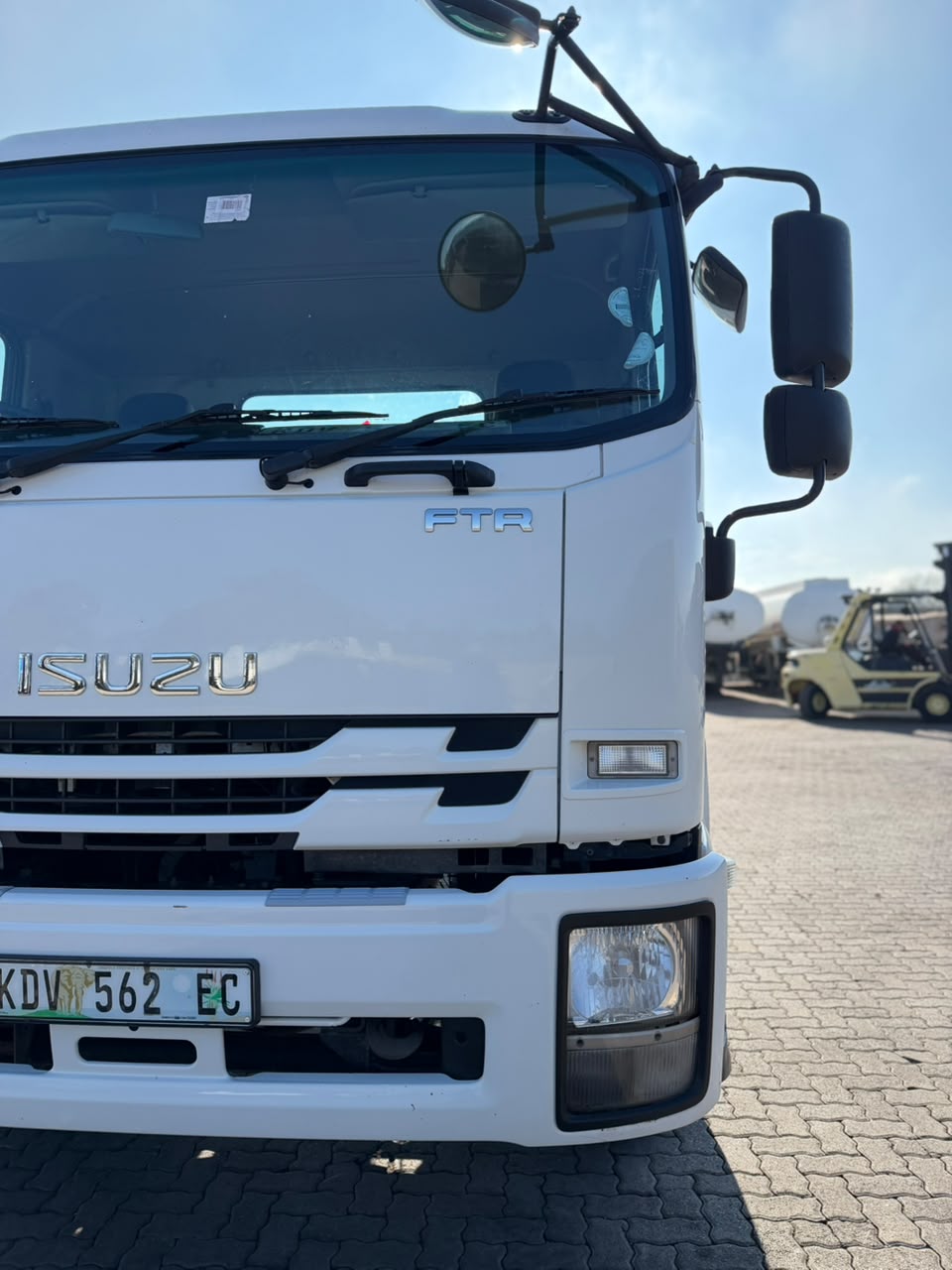 2023 ISUZU FTR850 CHASSIS CAB TRUCK (SN5879)