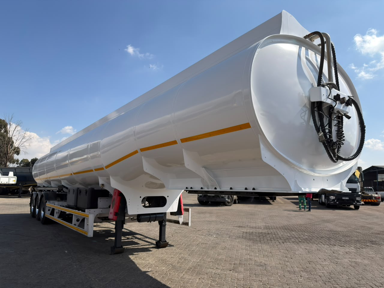 2020 HENRED FRUEHAUF TRIDEM FUEL TANKER (SN5542)