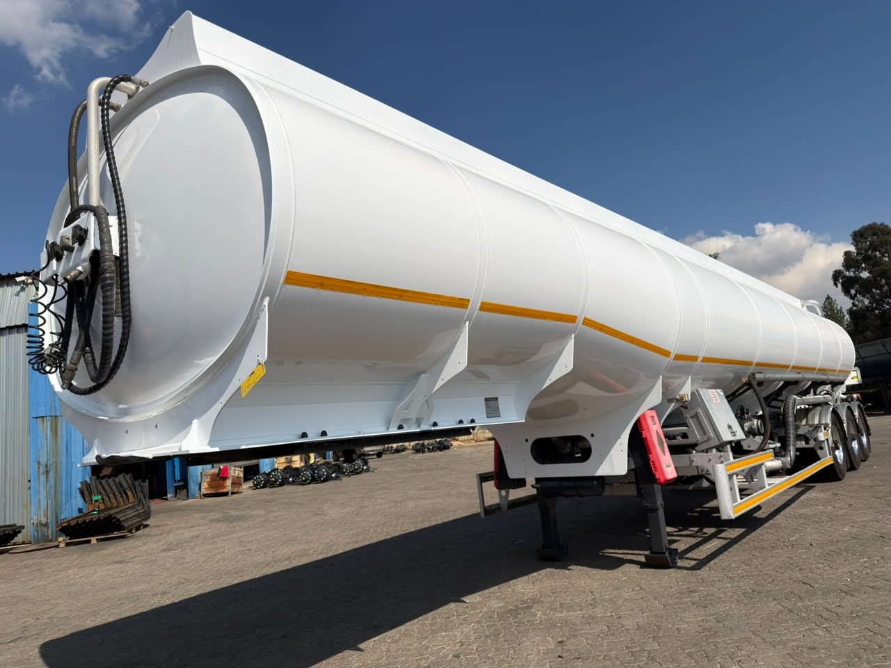 2020 HENRED FRUEHAUF TRIDEM FUEL TANKER (SN5542)