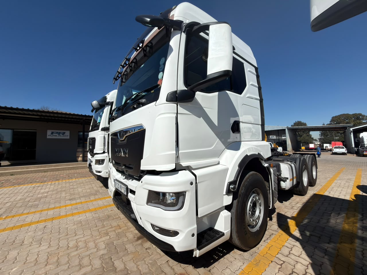 2023 MAN 27-480 TRUCK TRACTOR (IS1022)