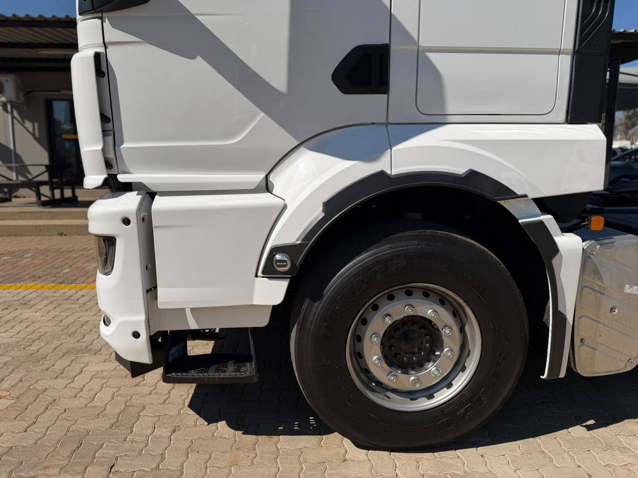 2022 MAN 27-480 TRUCK TRACTOR (IS1020)