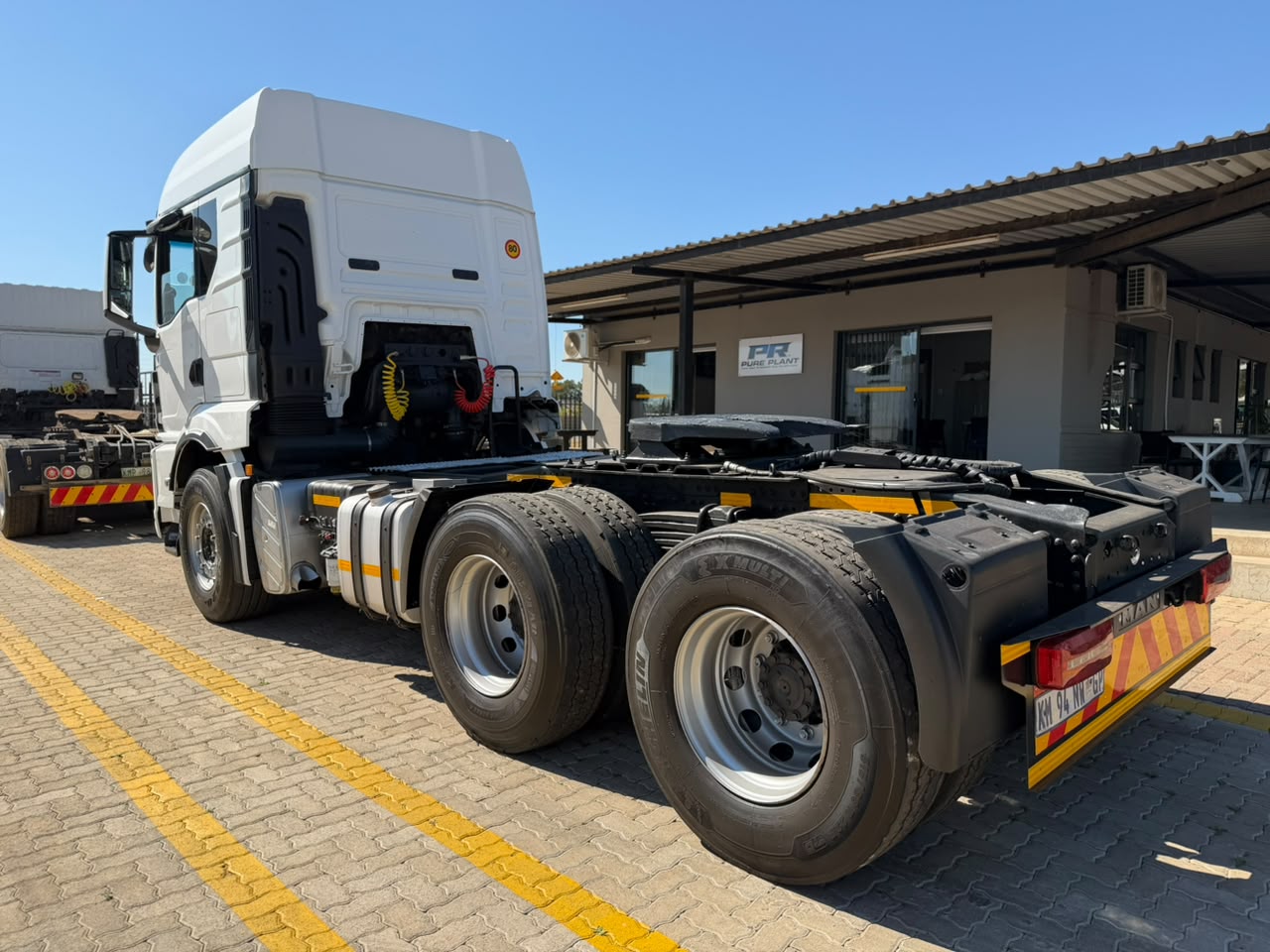 2022 MAN 27-480 TRUCK TRACTOR (IS1020)