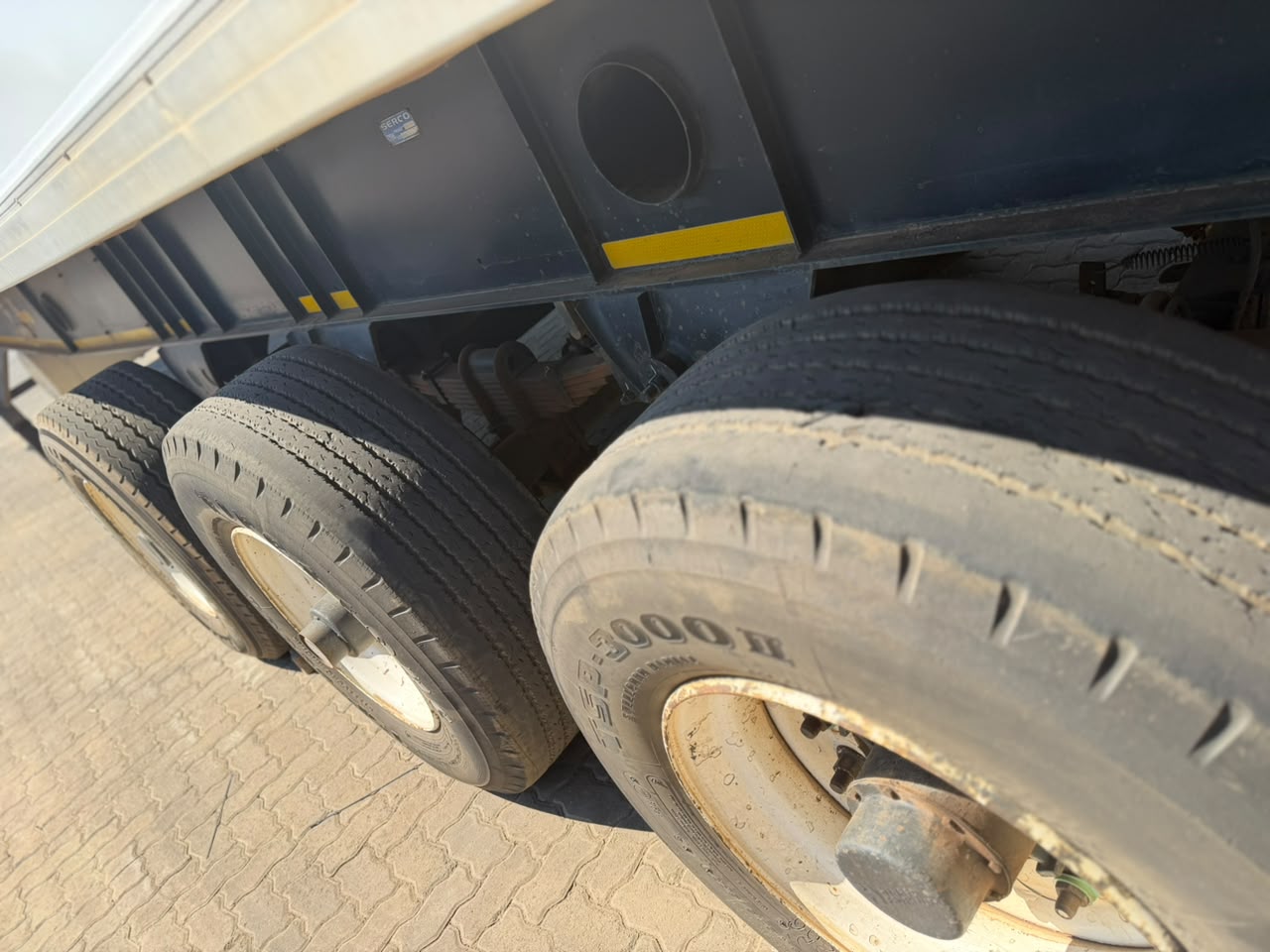 2009 SERCO TRIDEM FRIDGE WITH TAIL LIFT TRAILER (CS277)