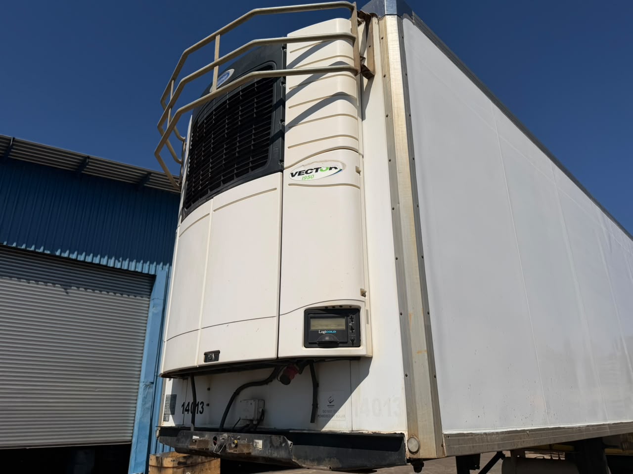 2009 SERCO TRIDEM FRIDGE WITH TAIL LIFT TRAILER (CS277)
