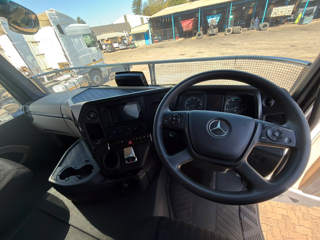 2025 MERCEDES BENZ ACTROS 2645 TRUCK TRACTOR (SN5882)