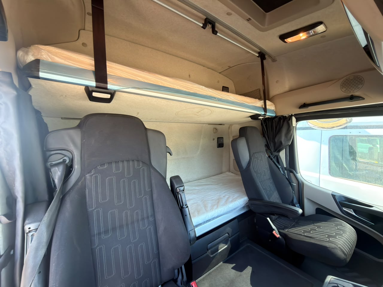 2025 MERCEDES BENZ ACTROS 2645 TRUCK TRACTOR (SN5882)