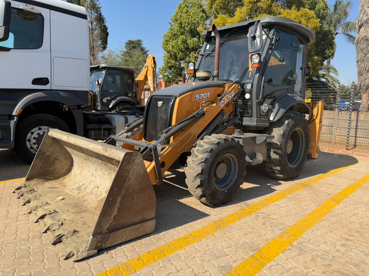 2024 CASE 570T TLB (A1383)