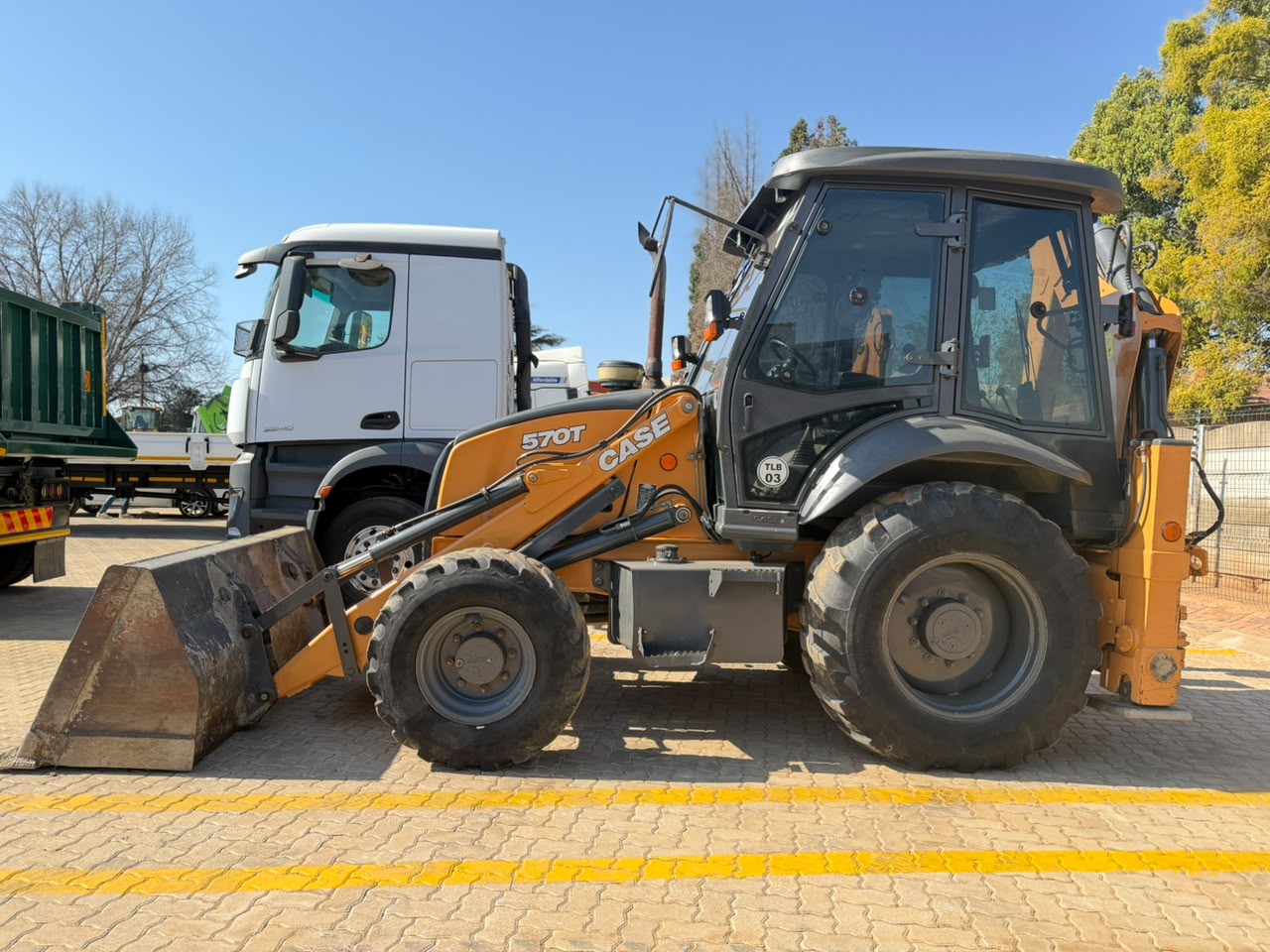 2024 CASE 570T TLB (A1383)