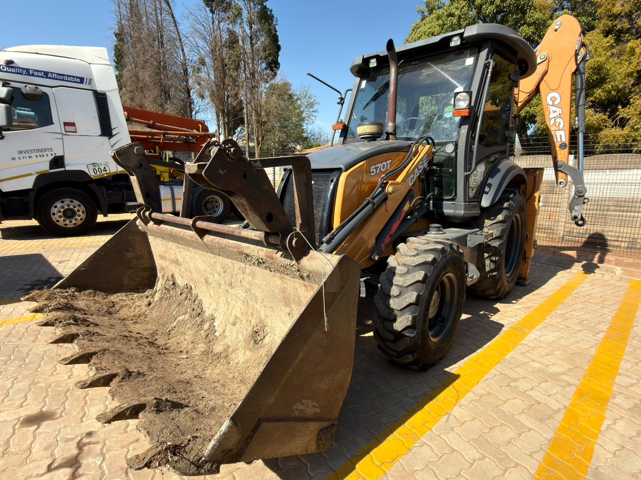 2024 CASE 570T TLB (A1382)