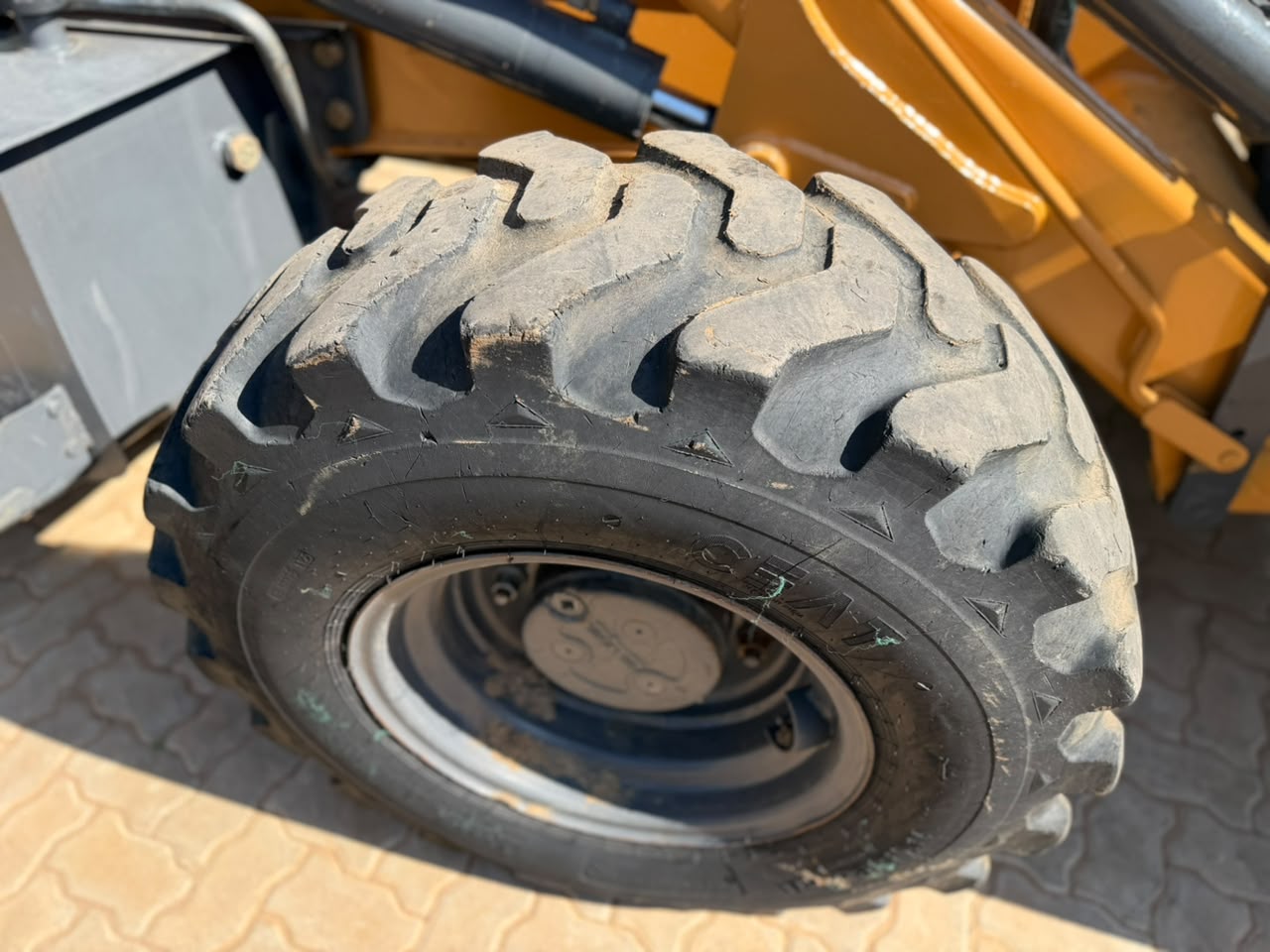 2024 CASE 570T TLB (A1382)