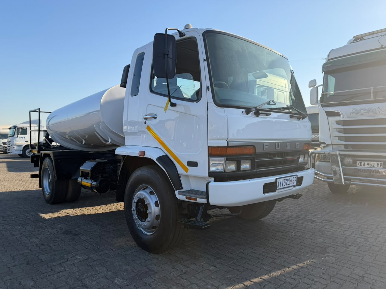 2008 FUSO FM15-253 6000L WATER BOWSER (A1230)