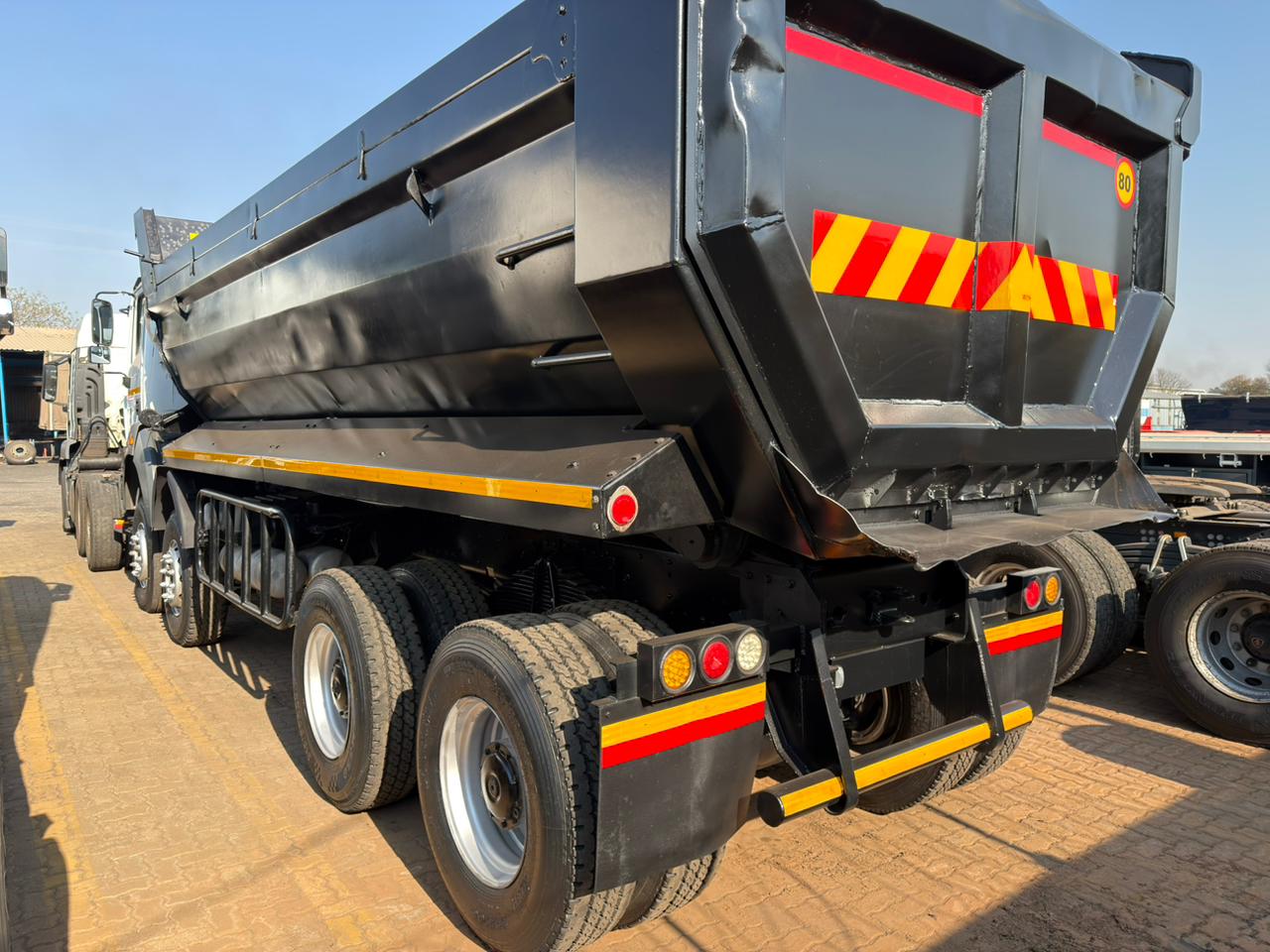 2019 POWERSTAR 4035 TWIN STEER TIPPER TRUCK (CS278)