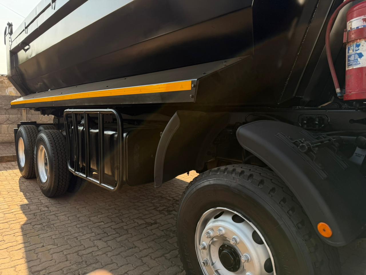 2019 POWERSTAR 4035 TWIN STEER TIPPER TRUCK (CS278)