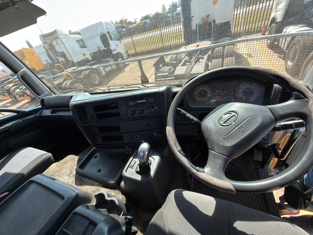 2020 HINO 2845 TRUCK TRACTOR (CS2210)